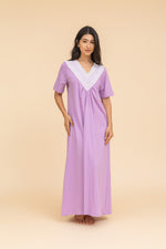 Load image into Gallery viewer, Pretty Nightdress with lace Neckline
