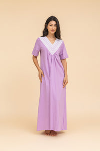 Pretty Nightdress with lace Neckline