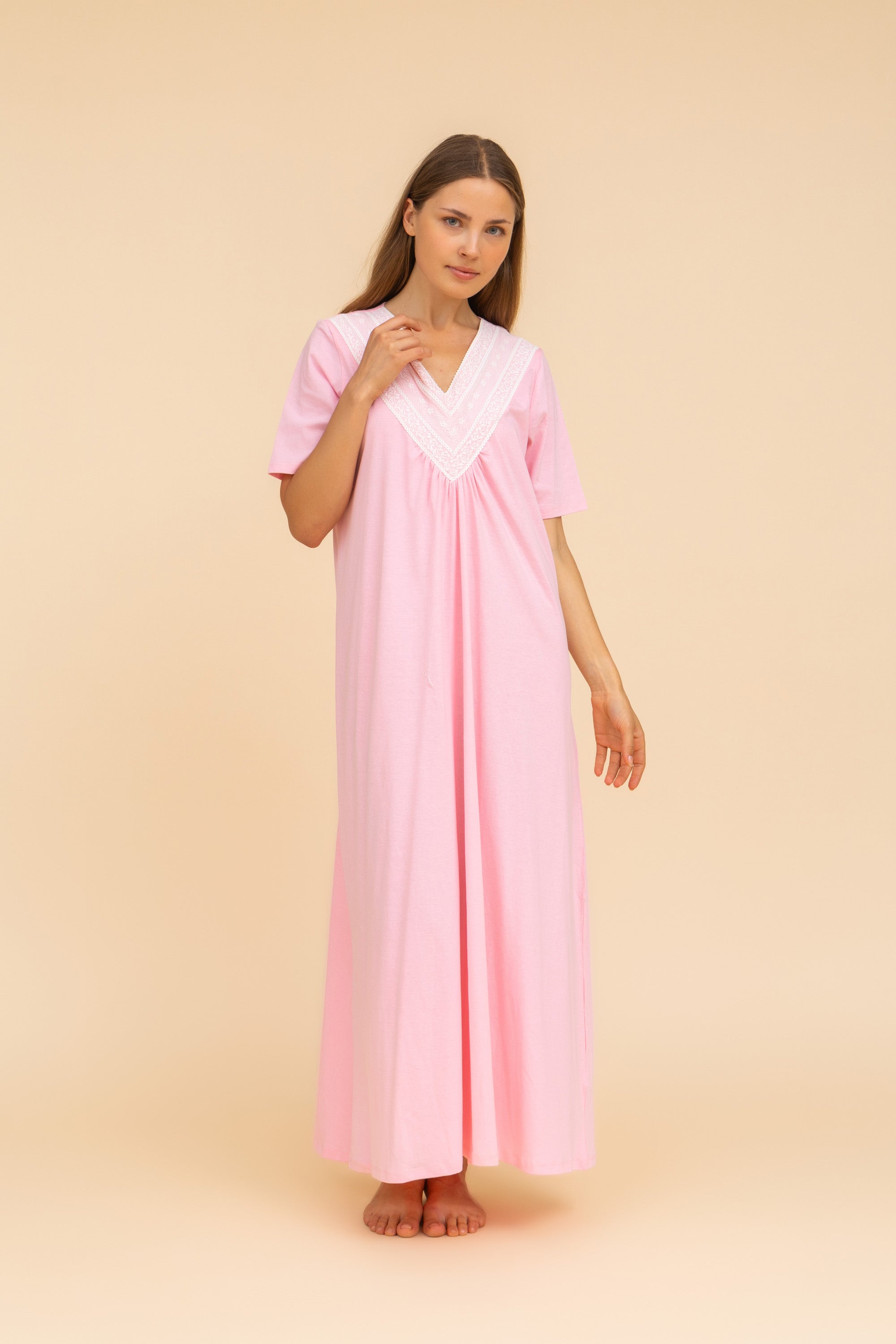 Pretty Nightdress with lace Neckline